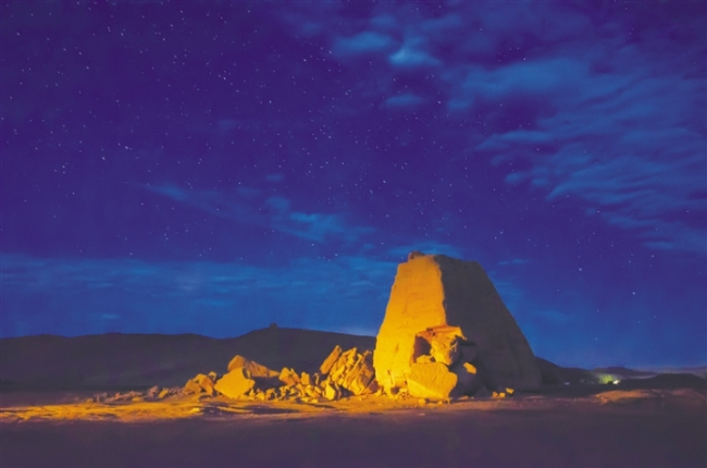 金塔大墩门大墩烽火台&nbsp;赵厚礼&nbsp;摄